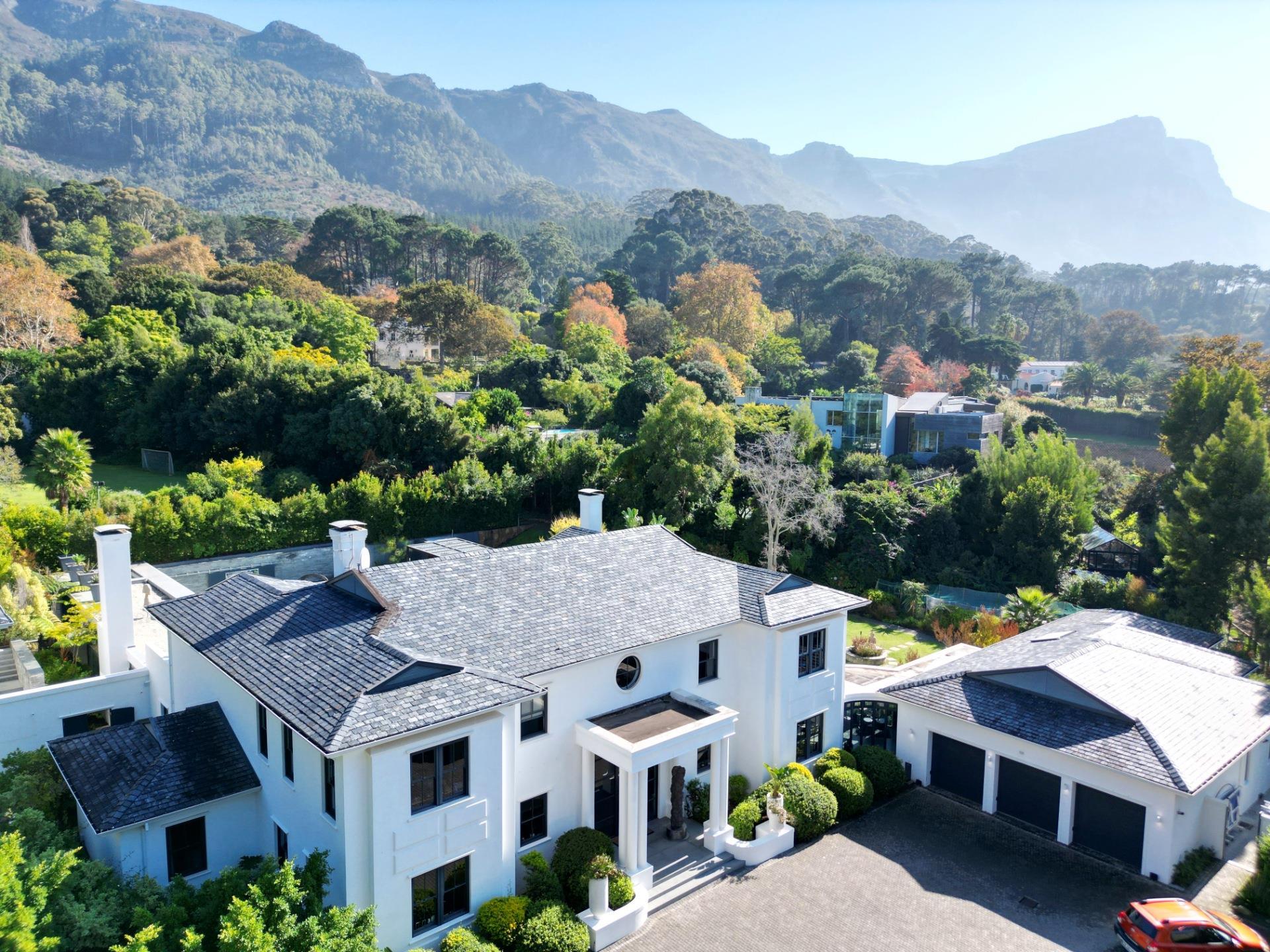 Magnificent Dual-Living Mountain View Masterpiece — photograph 2