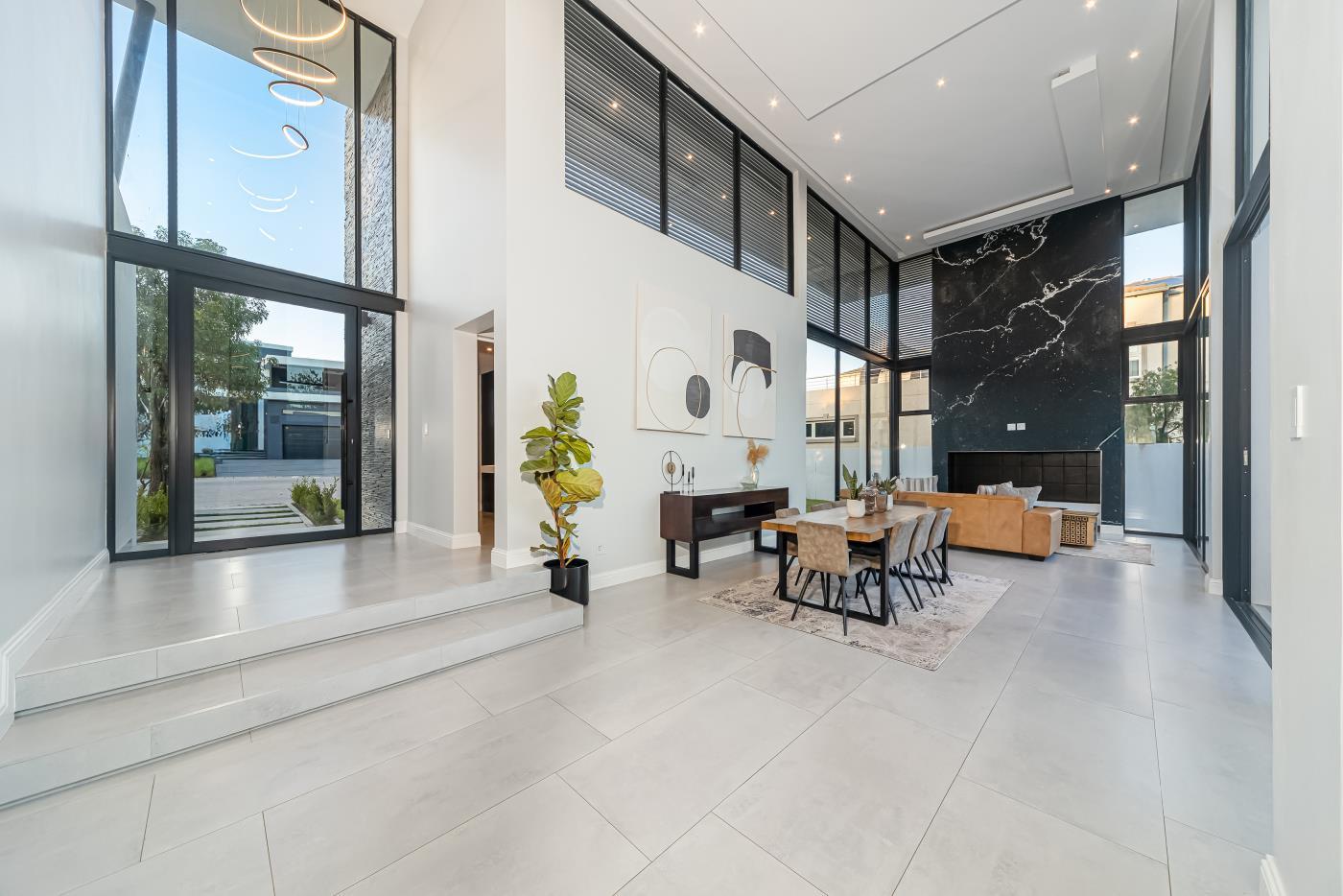 Contemporary 4-Bed Gem in Steyn City — photograph 4