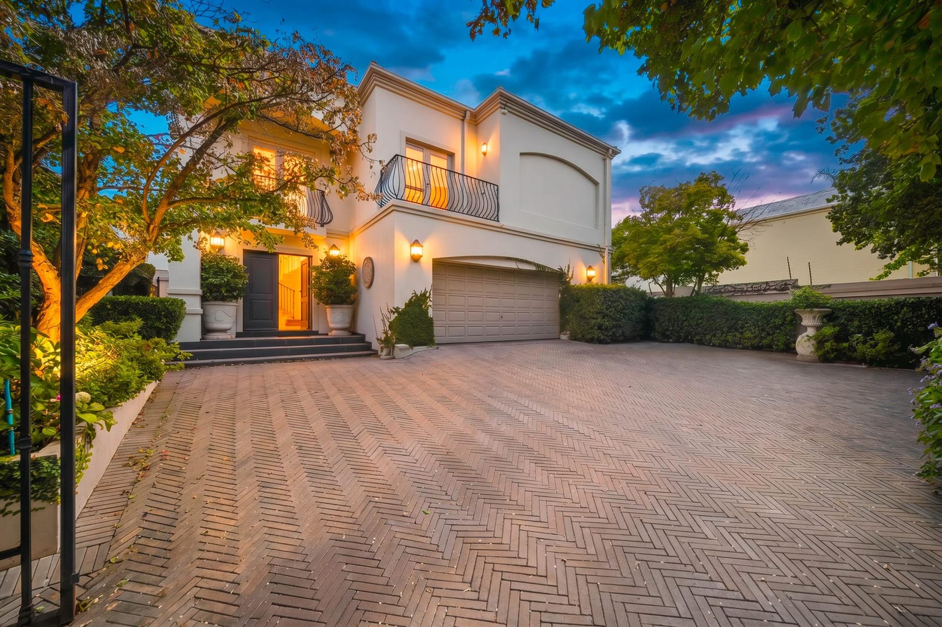 Bespoke family living. Rarely available. Exceptionally secure. — photograph 2
