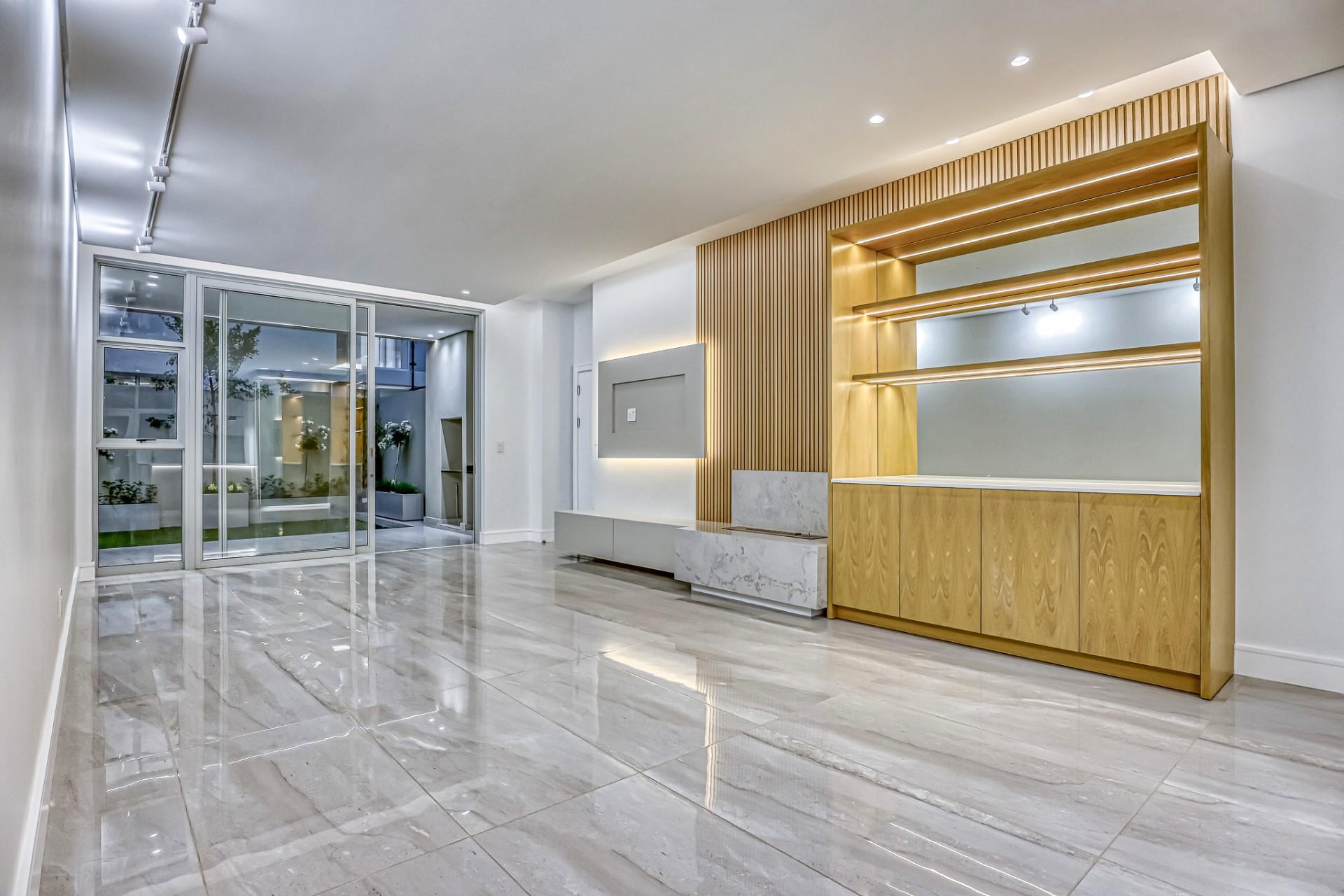 Luxury 3-Bedroom Garden Apartment — photograph 4