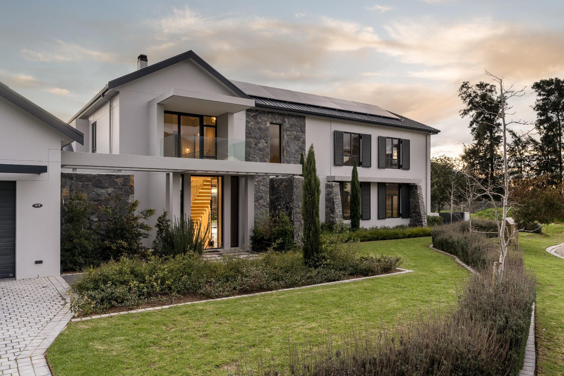 Estate Living Meets Luxury Mountain Views — photograph 4