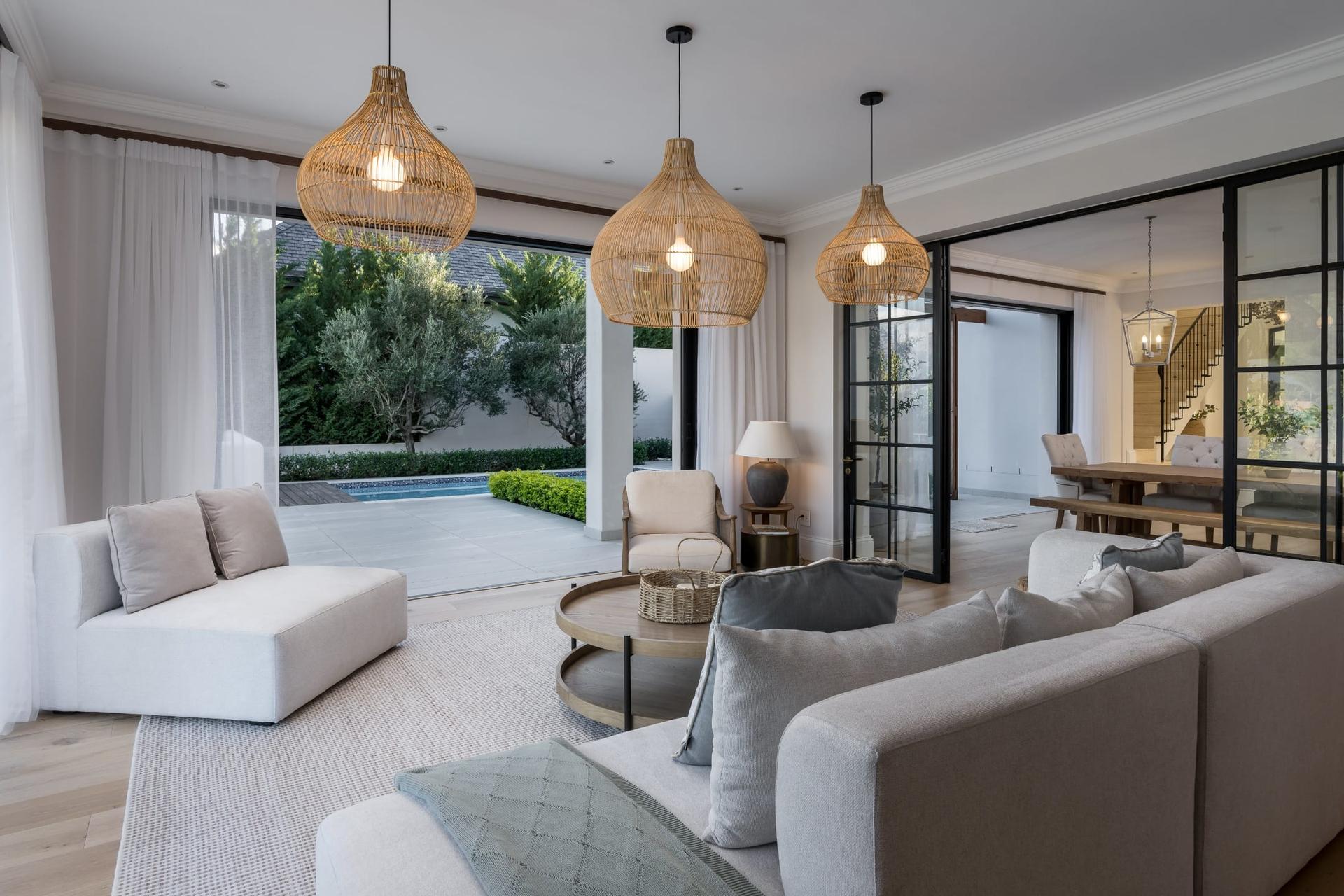 Contemporary Luxury with Spectacular Mountain Views — photograph 5