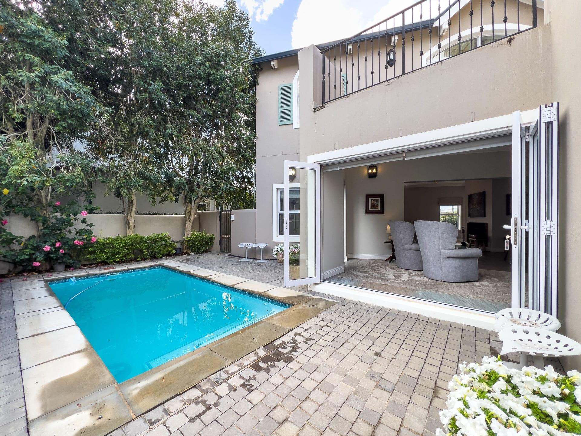 Elegant Winelands Residence with Private Wine Cellar and Boma Living — photograph 4