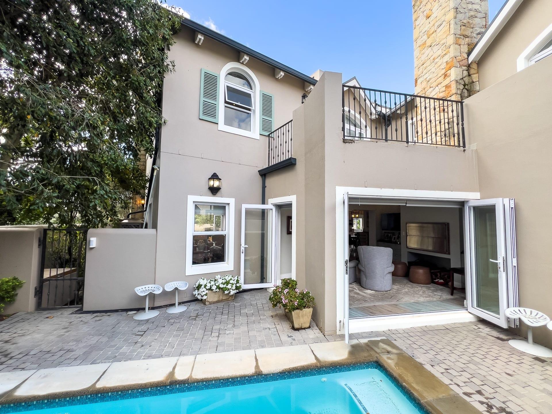 Elegant Winelands Residence with Private Wine Cellar and Boma Living — photograph 5