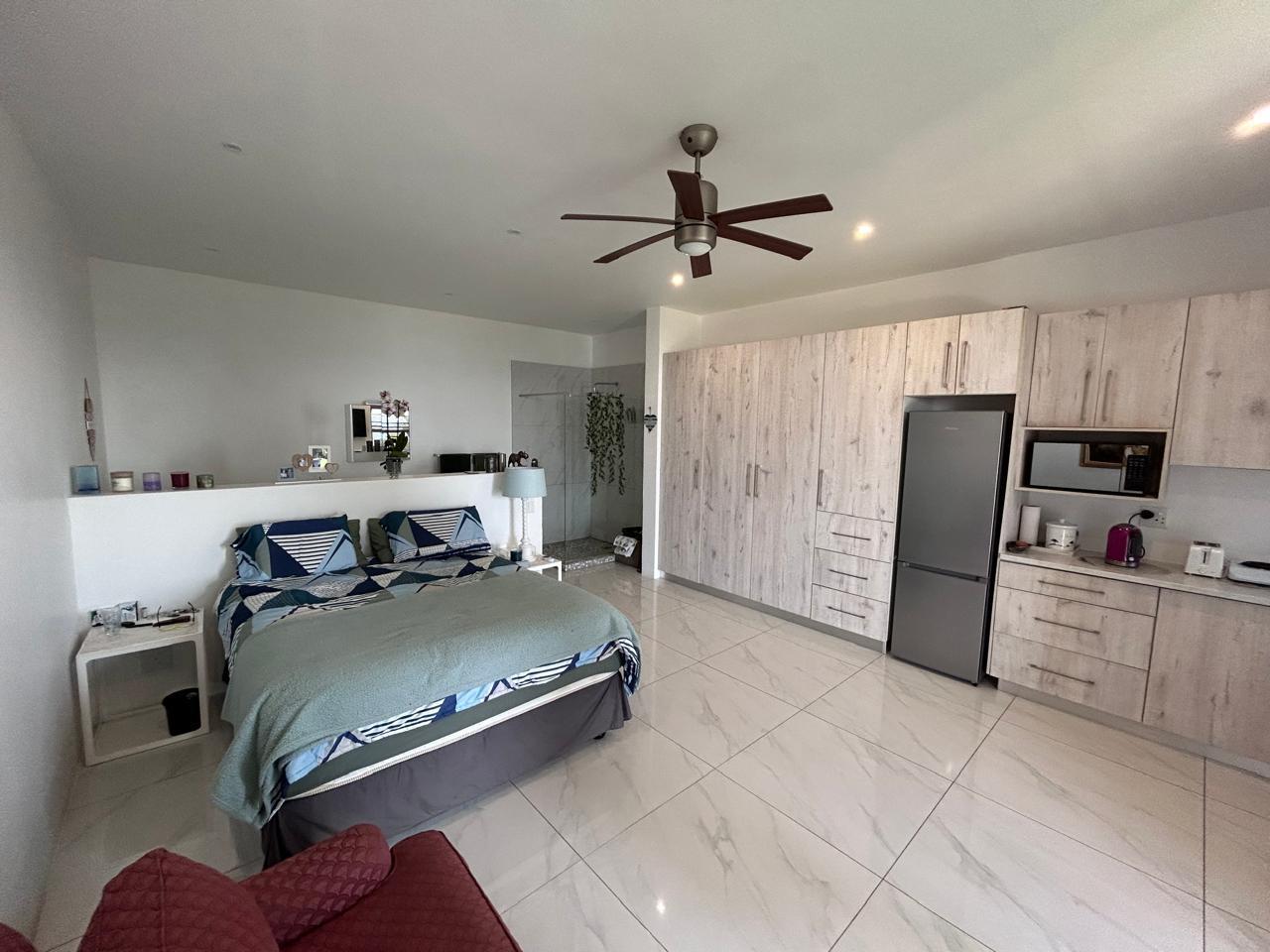 Modern Elegance With Elevated Sea Views — photograph 3