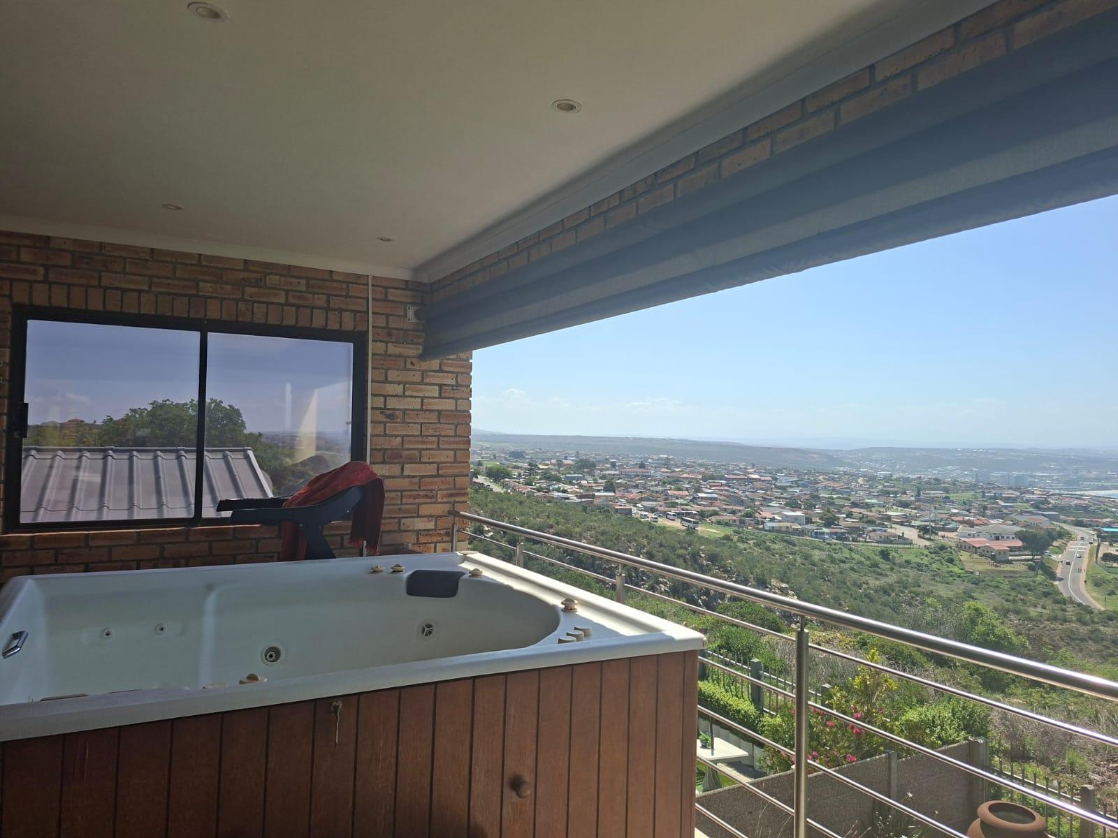 6 Bedroom House For Sale in Da Nova — photograph 2