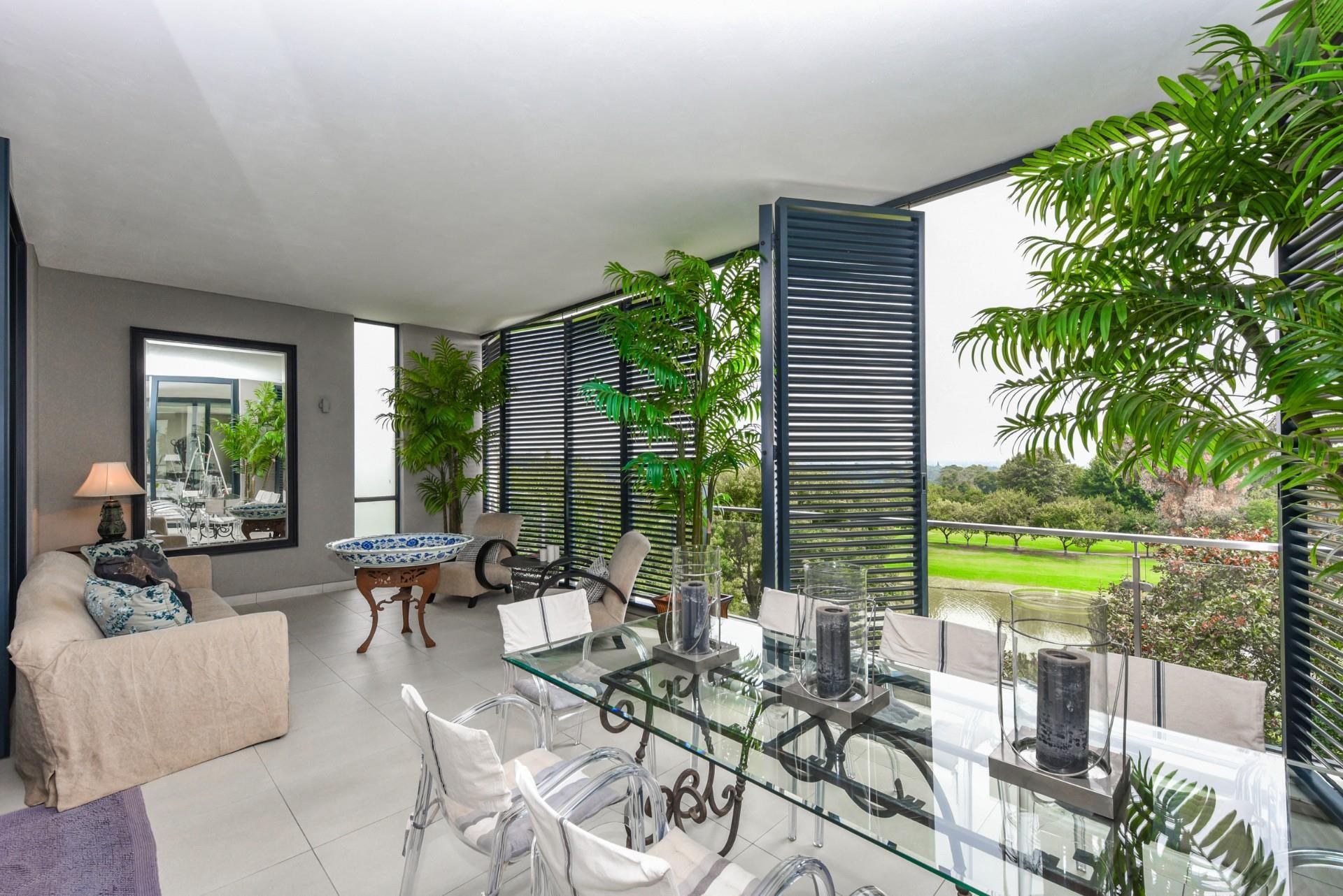 Custom Luxury Apartment with Golf Course Views — photograph 2