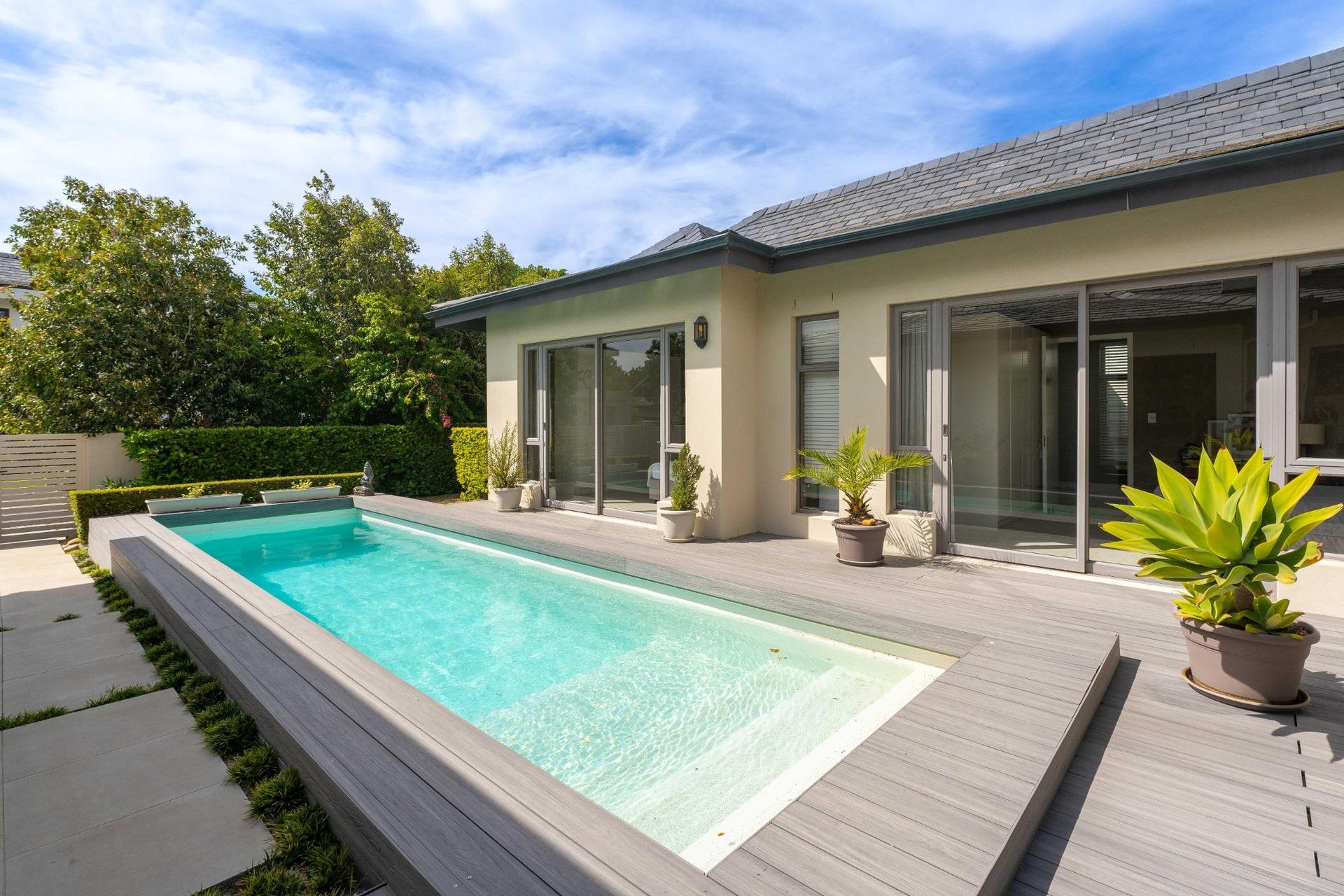 Single-Storey Luxury Family Home with Exceptional Indoor–Outdoor Living — photograph 5