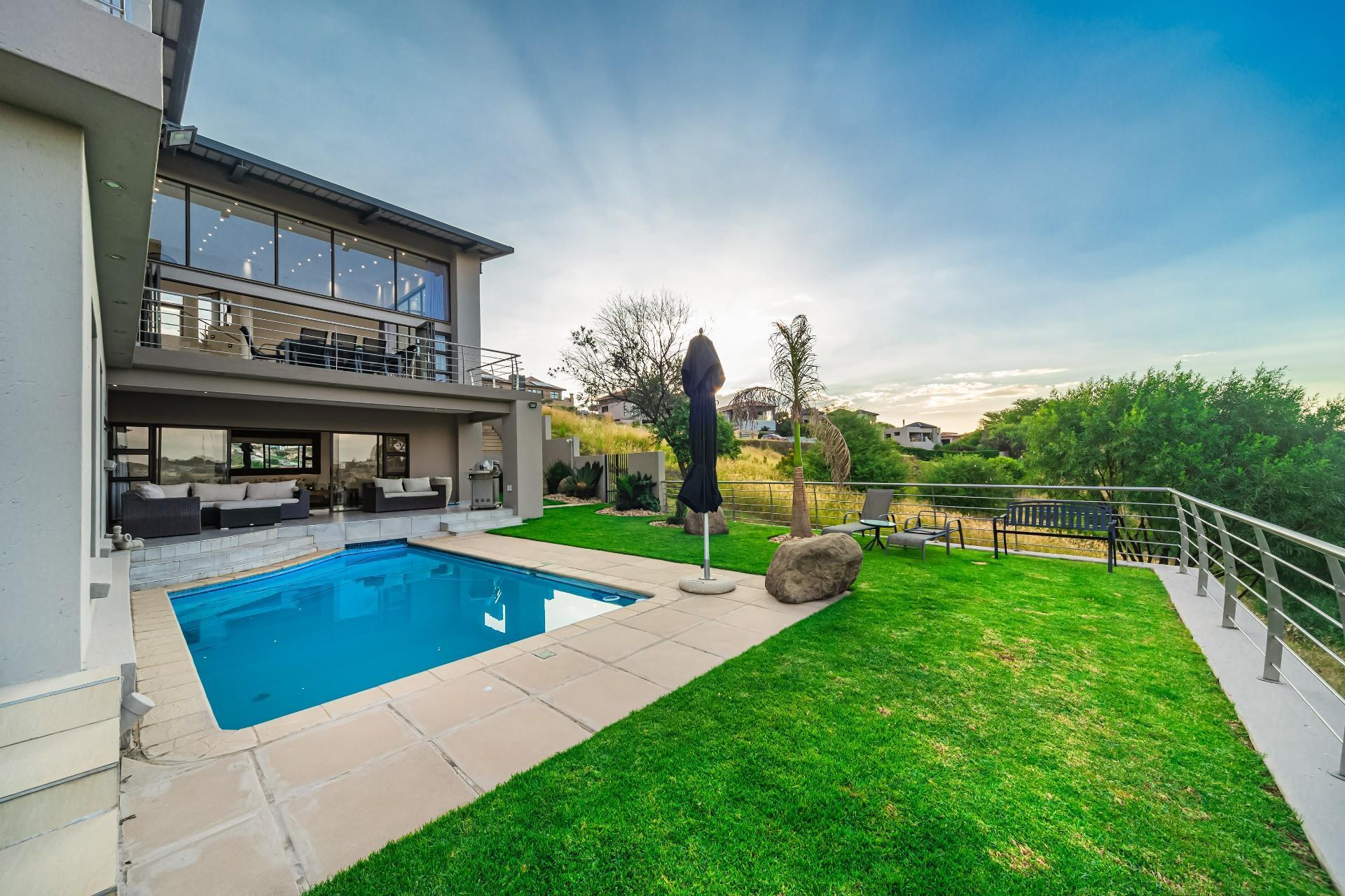Luxury Living with Space, Style & Serenity — photograph 4