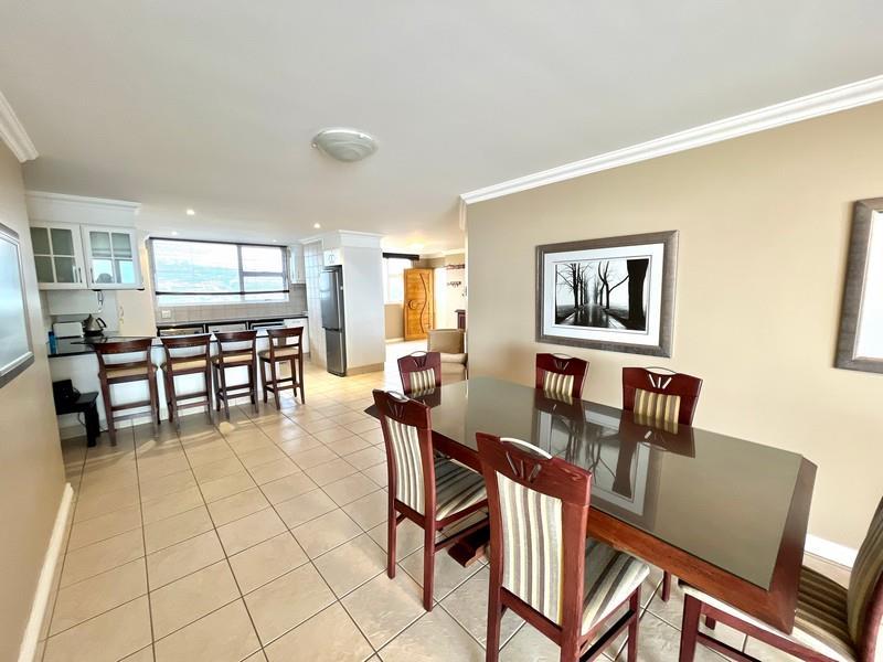 EXQUISITE OCEANFRONT GEM — photograph 4