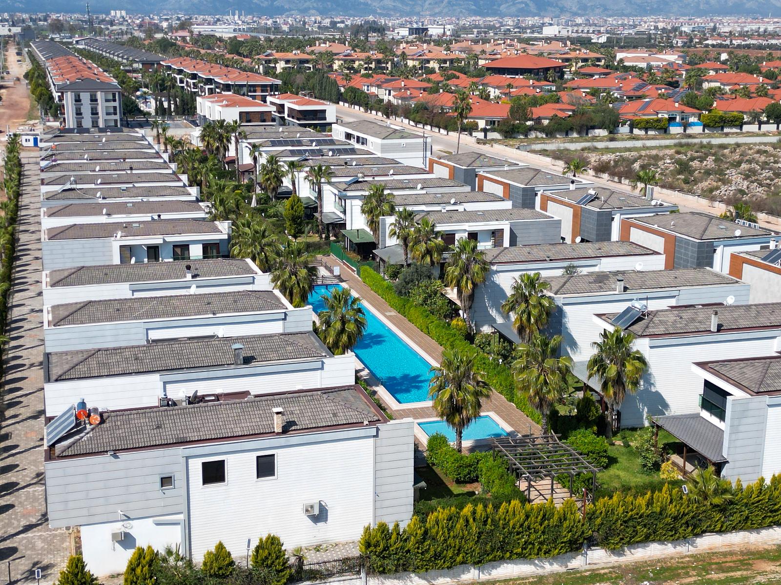 Apartments in Altınkale, Döşemealtı (AYT-04907) — photograph 2
